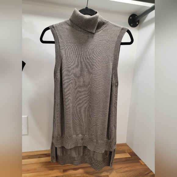 The Limited Sweaters - NWT The Limited Women's Sleeveless Sweater